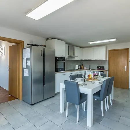 Apartman Ipa * Vantacici